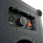 SOUNDBOKS 3 – Bedienfeld mit Power-Taste und Lautstärkeregler